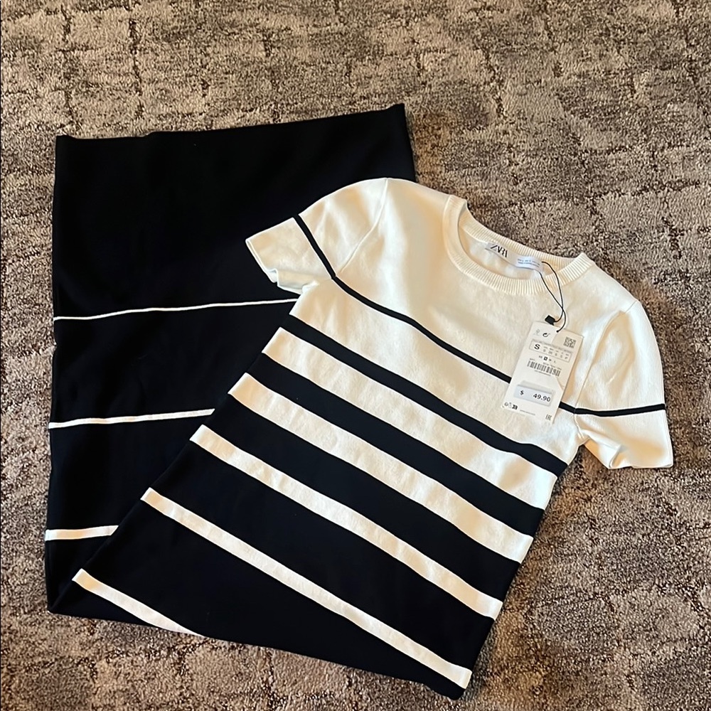 Zara Black and White STRIPED KNIT MIDI DRESS